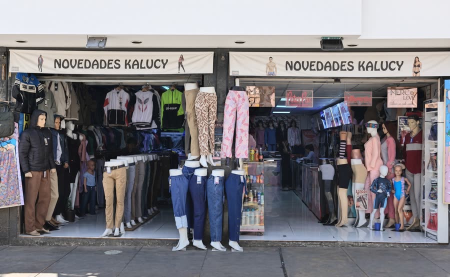 Fachada de Novedades Kalucy